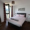 Отель Modern One Bed City Centre Apartment in Southside, фото 4