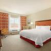 Отель Hampton Inn St. Albans, фото 7