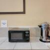 Отель Luxury Inn & Suites, фото 16