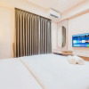 Отель Spacious And Homey 3Br At Sky House Bsd Apartment, фото 8