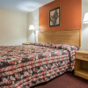Отель Econo Lodge Breezewood, фото 4