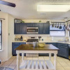 Отель Grand Prairie Home, 4 Mi to Joe Pool Lake!, фото 11