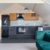 Отель Charming 1-bed Loft in Caerleon, фото 2