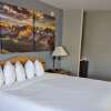 Отель Days Inn & Suites by Wyndham Castle Rock, фото 7