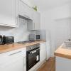 Отель Spacious & Unique Family and Contractor House & Parking & A1 Road by ComfyWorkers, фото 4