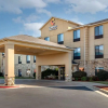 Отель Comfort Inn & Suites, фото 1