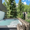 Отель Snowmass Modern 3 Bedroom w/ Hot Tub 251, фото 42