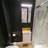 Отель The Taylor Suite - Stunning 2-ensuite beds, Cathedral view roof garden, фото 8