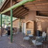 Отель Three Bears, 7 Bedrooms, Deck, Fireplace, Midtown, Grill, Sleeps 22, фото 8