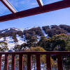 Отель Thredbo Alpine Hotel в Тредбо