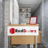 Отель RedDoorz @ Jemursari Surabaya 2, фото 15