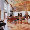 Отель Pine Needle Lodge 5 Bedroom Home by RedAwning, фото 11