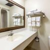 Отель Econo Lodge Inn & Suites, фото 10
