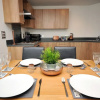 Отель Lloyd George Avenue Apartments Sleeps 3, фото 5