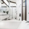 Отель Your Luxury Escape - On The Bay 2, фото 7