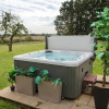 Отель Deluxe 1 Bed Versace Hottub Skytv, фото 8