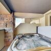 Отель 2BR Hot Tub Condo in Newpark by RedAwning, фото 15