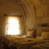Отель Falcon Cave Suites, фото 10