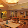Отель Lakeview Signature Inn Calgary Airport, фото 36
