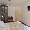 Отель Intermezzo Apartment в Амстердаме