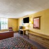 Отель Rodeway Inn & Suites Orangeburg, фото 4
