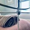 Отель Seaside Escape - gorgeous 2 bed apartment in St-Leonards-on-Sea, фото 8