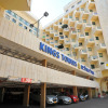 Отель Kings Towers Suite Apartments, фото 1