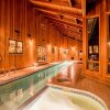 Отель Sunriver by Avantstay Cozy Mountain Home w/ Indoor Pool and Hot Tub в Санривере