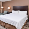 Отель Holiday Inn Express Hotel & Suites Emporia Northwest, an IHG Hotel, фото 32