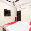 Отель OYO 16975 Hotel Golden View, фото 20
