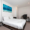 Отель Modern 1 Bedroom Apartment With Balcony in Surrey Quays, фото 15