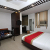 Отель OYO 9155 Hotel Maya Cottage, фото 6