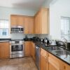 Отель 621 Lyndell Ln Unit B Aqua House, фото 7