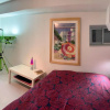 Отель An independent beach retreat steps from the lake and right in the city, фото 3