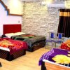 Отель Rooms with 1 king size bedded + 2 single Cart Beds + AC, фото 8
