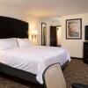 Отель Holiday Inn Hotel & Suites Charleston West, an IHG Hotel, фото 35