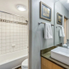Отель Vp105 Village Point 3br 3ba 3 Bedroom Condo by RedAwning, фото 9