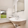 Отель Modern, Well-Equipped House with Sauna, Spacious Garden And Nice View, фото 8