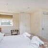 Отель Fabulously British 3 Bed House near Battersea Park, фото 3
