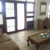 Отель Half Moon Bay Villa в Бастере