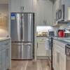 Отель St Louis Trendy 1BD 1BA Forest Park Apartment, фото 7