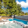 Отель Ridge Valley by Avantstay Upscale Asheville Escape w/ Pool, фото 16