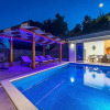 Отель Villa Matan - only 200m from the sandy beaches, private 28m2 pool, фото 1