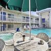 Отель Motel 6 Newport Beach, фото 23