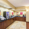 Отель Comfort Suites East Lincoln - Mall Area, фото 32