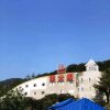 Отель East Sun Spa Garden Hotel в Деревня Цзиньлун