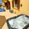 Отель Peaceful Home With hot tub and 2 Communal Pools, фото 21