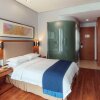 Отель Holiday Inn Express Chongqing Guanyinqiao, an IHG Hotel, фото 34