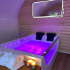 Отель Apex Studio Pod & Jacuzzi Bath, фото 10