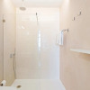 Отель Spacious 1 Bed Apt, Sleeps 4 nr Baixa, фото 8